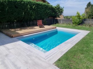 Piscine avec Terrasse Ouverte